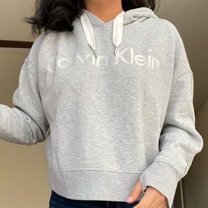 Cropped Calvin Klein sweat shirt